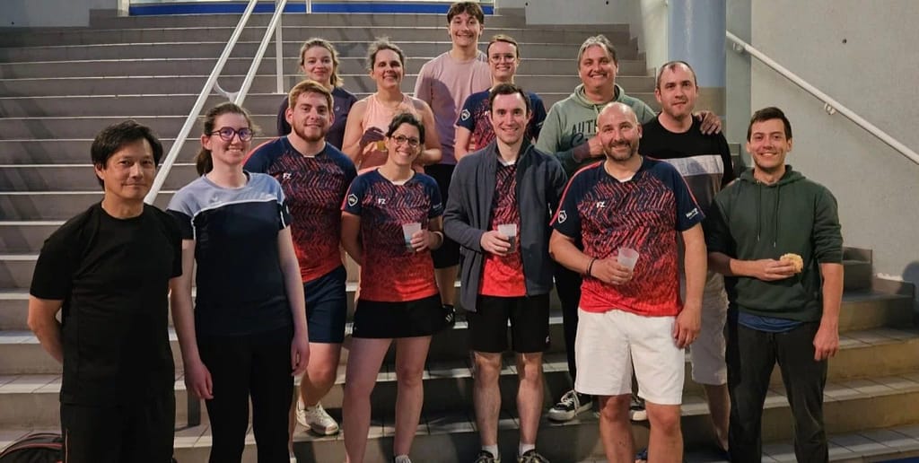 Photo de groupe conviviale à la fin de la rencontre